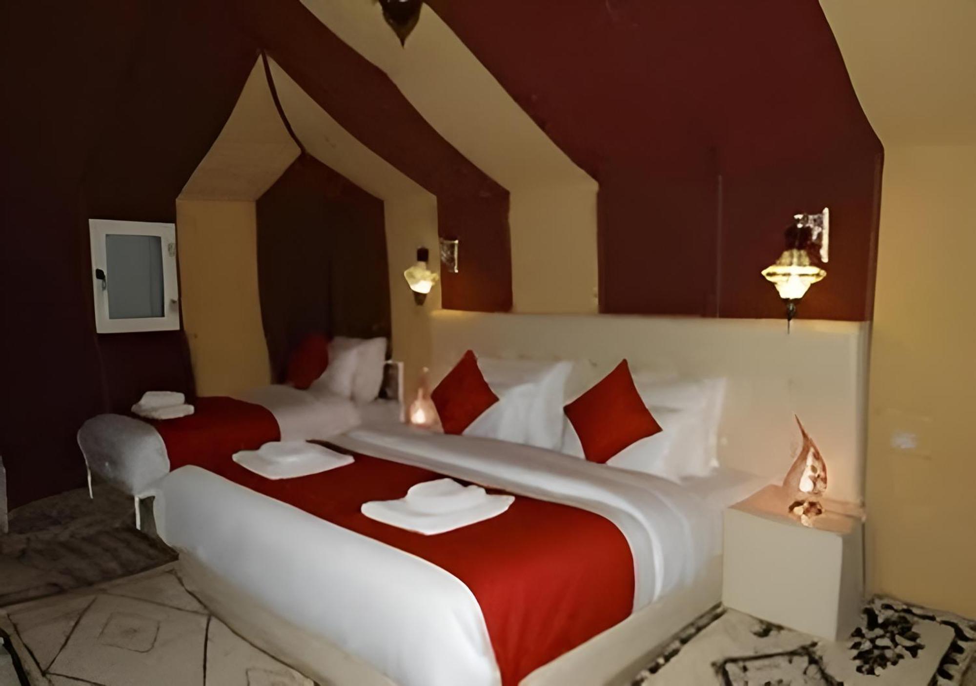 Merzouga Lovely Luxury Camp Екстериор снимка